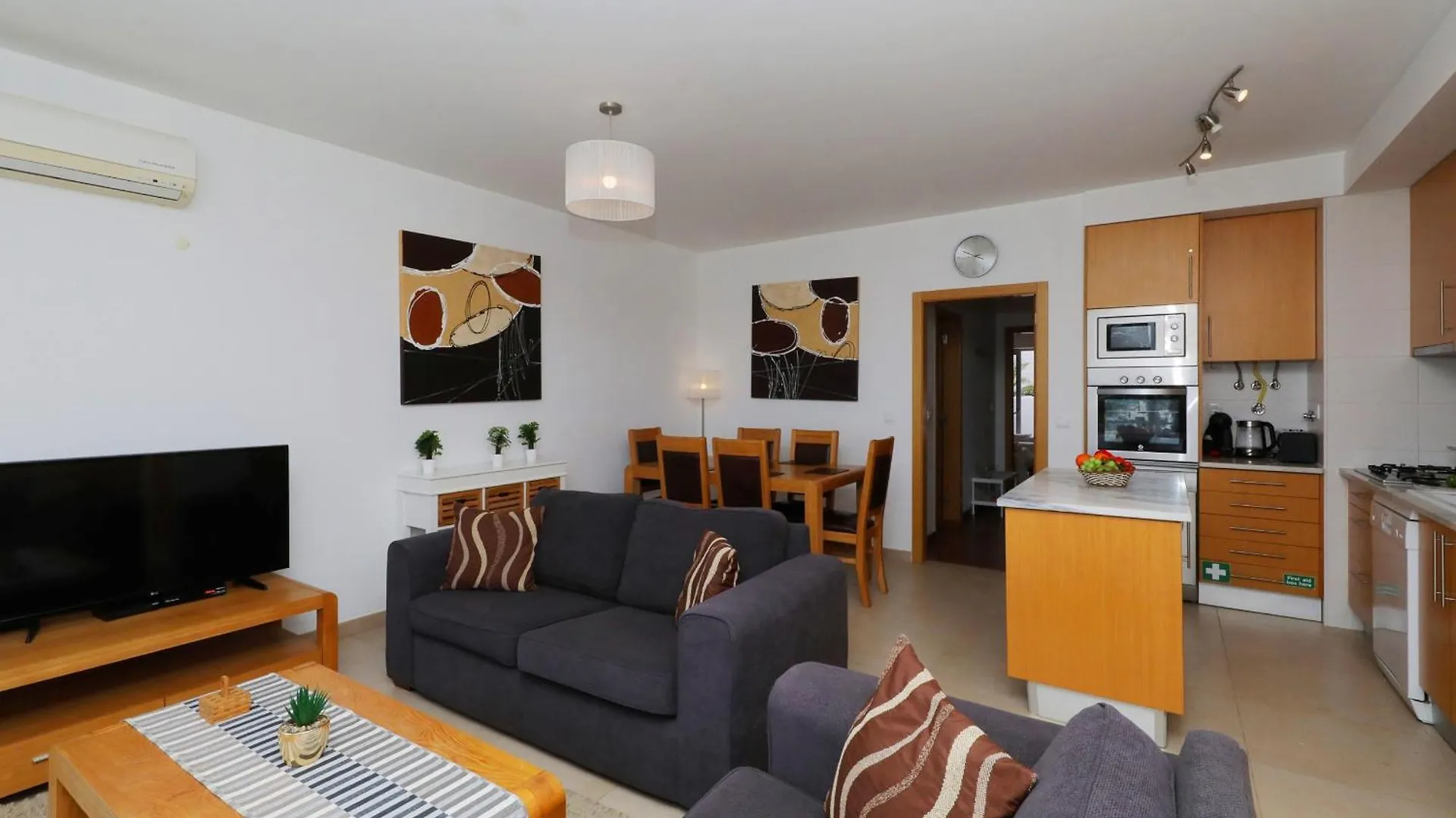Apartment Vista Mar-Beach 1Km, Shared Pool Fuzeta Portugal